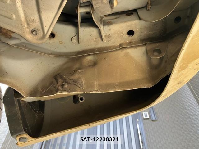Toyota NOAH 2013-06 7328957-27