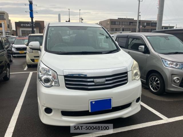 Toyota NOAH 2011-06 7359051-0