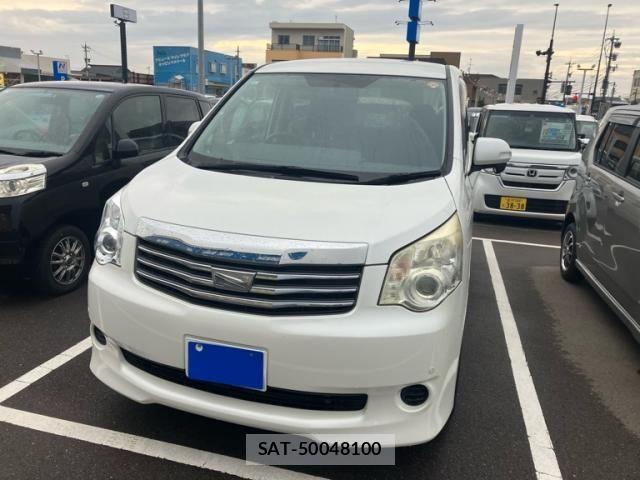 Toyota NOAH 2011-06 7359051-1