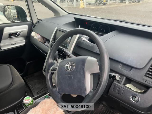 Toyota NOAH 2011-06 7359051-5