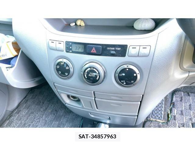 Toyota NOAH 2003-12 7359052-9