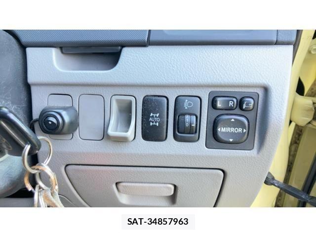 Toyota NOAH 2003-12 7359052-11