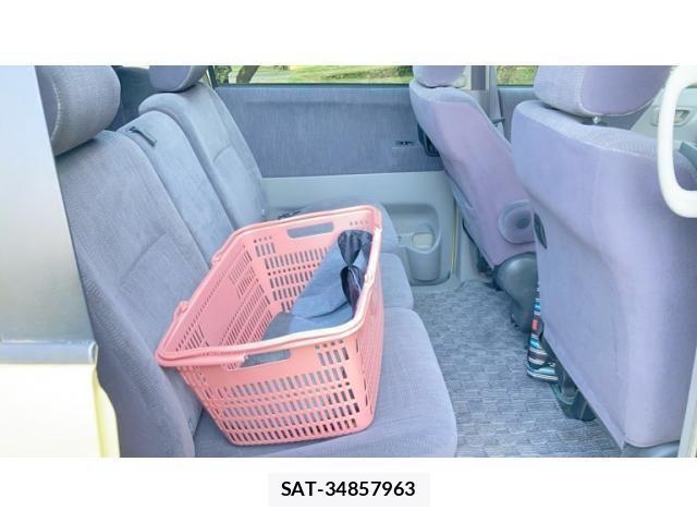 Toyota NOAH 2003-12 7359052-14