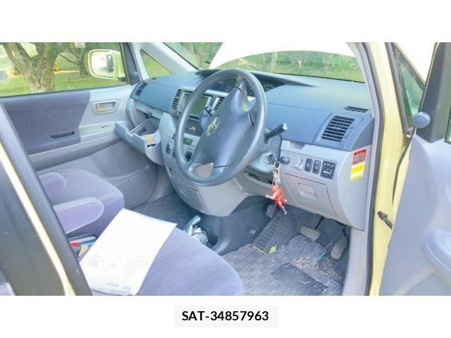 Toyota NOAH 2003-12 7359052-7