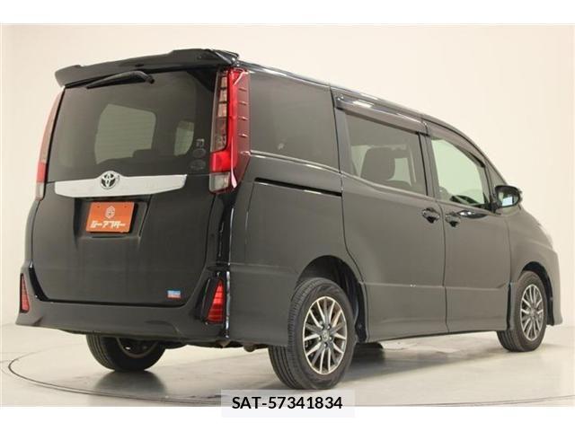 Toyota NOAH 2015-02 7456376-11