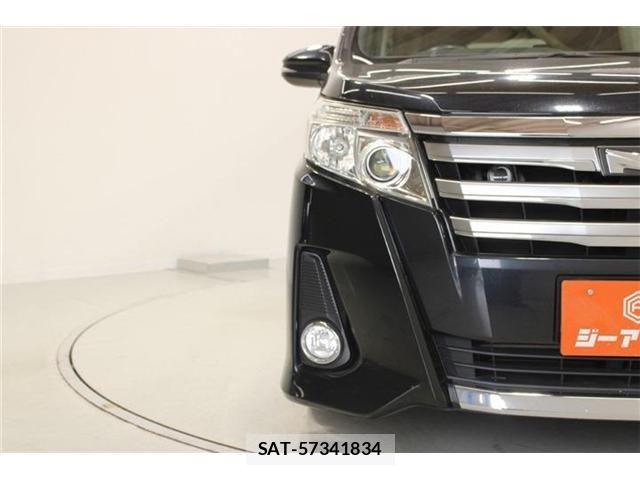 Toyota NOAH 2015-02 7456376-15