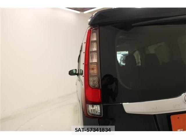 Toyota NOAH 2015-02 7456376-18