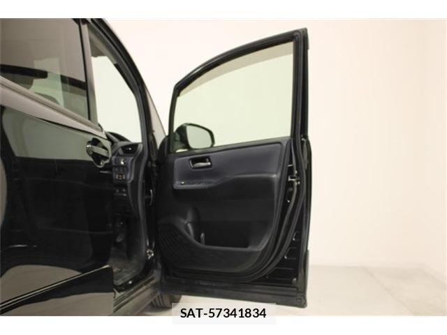Toyota NOAH 2015-02 7456376-28