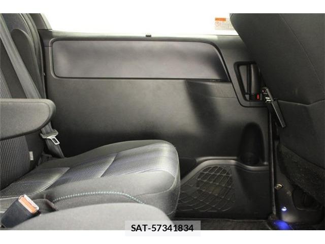 Toyota NOAH 2015-02 7456376-29