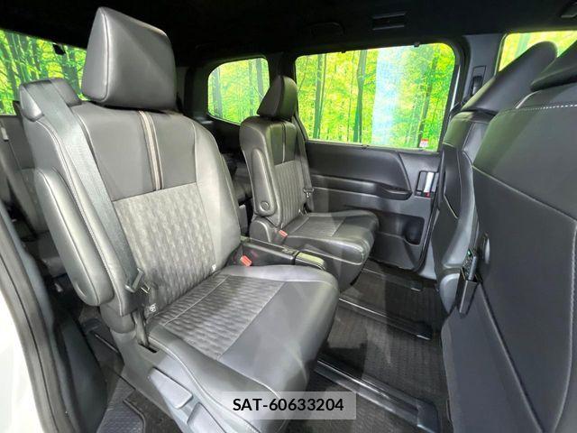 Toyota NOAH 2024-06 7456374-9