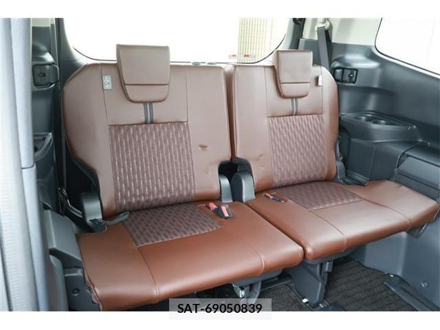 Toyota NOAH 2023-07 7456371-14