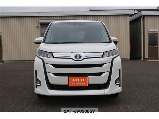 Toyota NOAH 2023-07 7456371-19