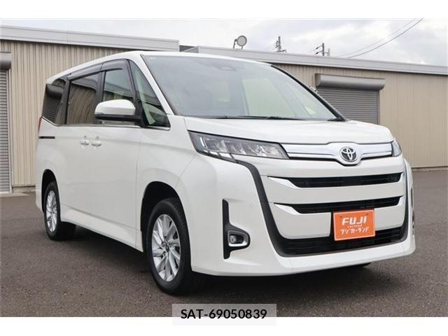 Toyota NOAH 2023-07 7456371-21