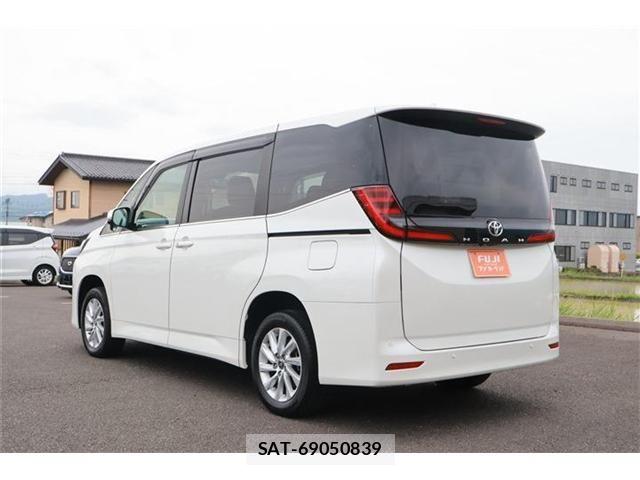 Toyota NOAH 2023-07 7456371-22