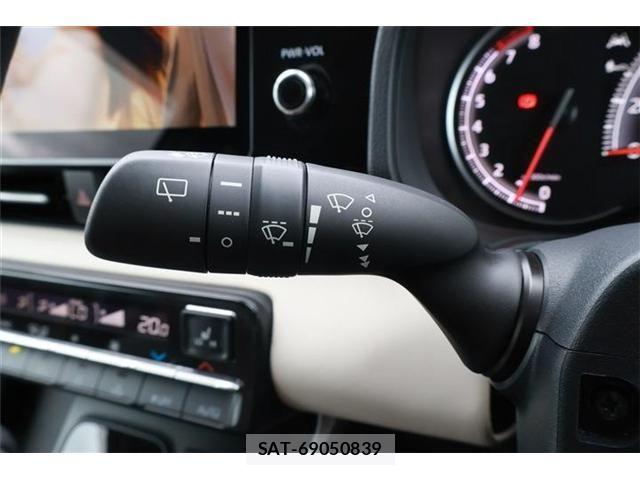 Toyota NOAH 2023-07 7456371-27