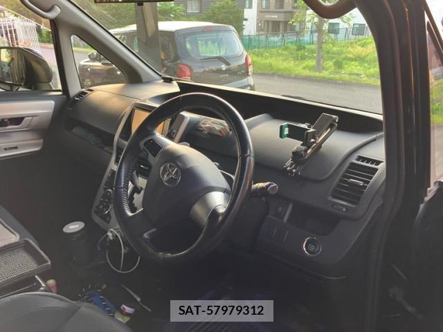 Toyota NOAH 2011-02 7501928-14