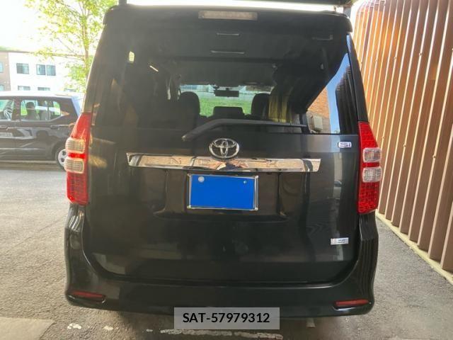 Toyota NOAH 2011-02 7501928-8