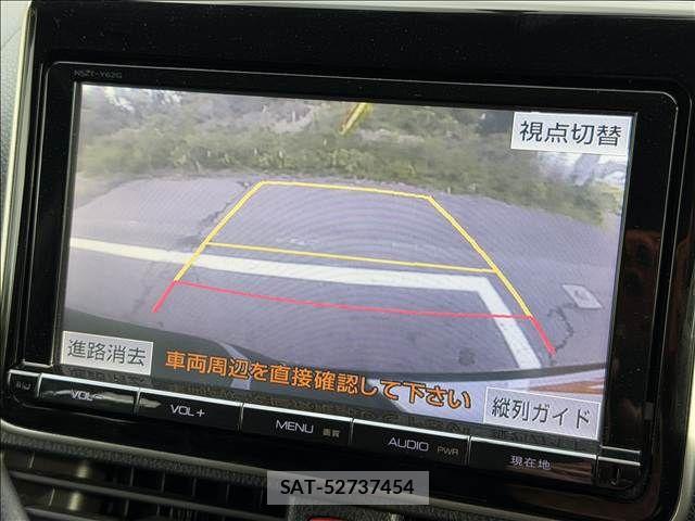 Toyota NOAH 2014-04 7562570-12