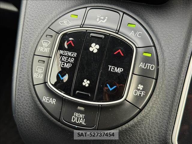 Toyota NOAH 2014-04 7562570-13