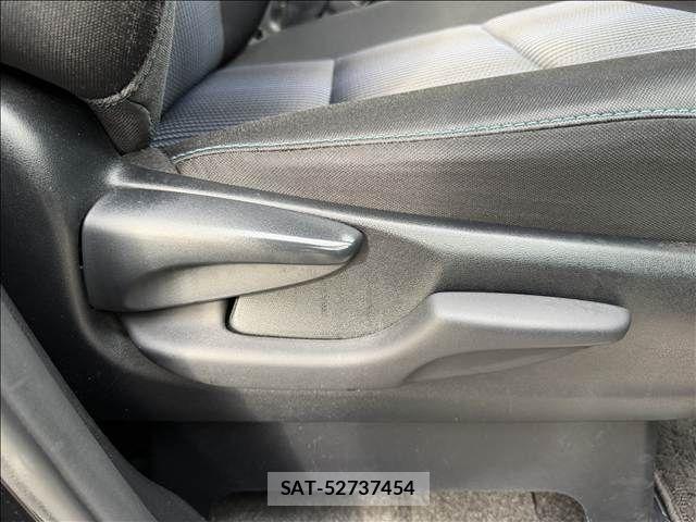 Toyota NOAH 2014-04 7562570-14