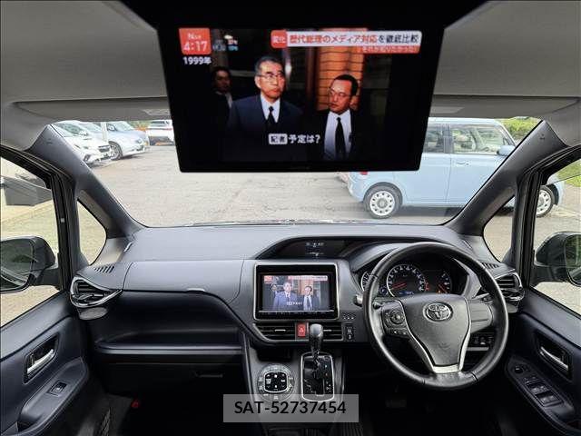 Toyota NOAH 2014-04 7562570-1