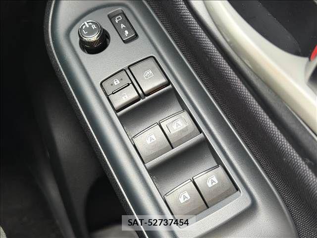 Toyota NOAH 2014-04 7562570-28