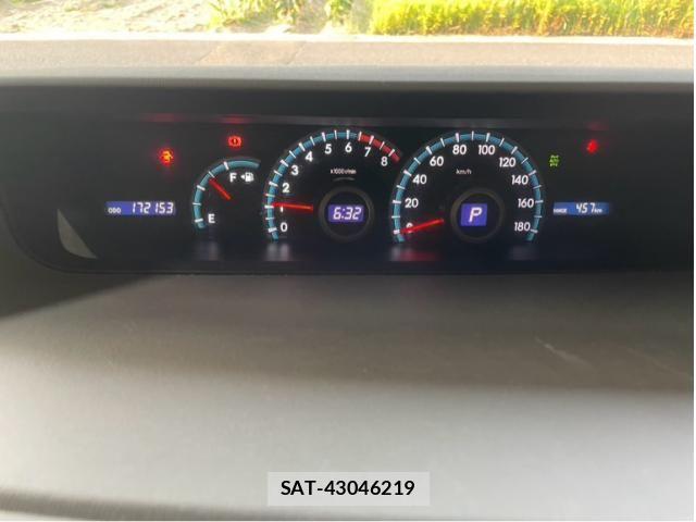 Toyota NOAH 2013-10 7618781-11