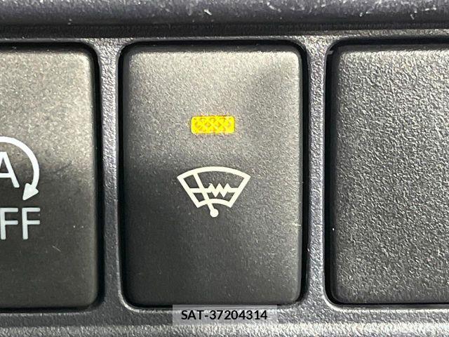 Toyota NOAH 2016-03 7618777-3