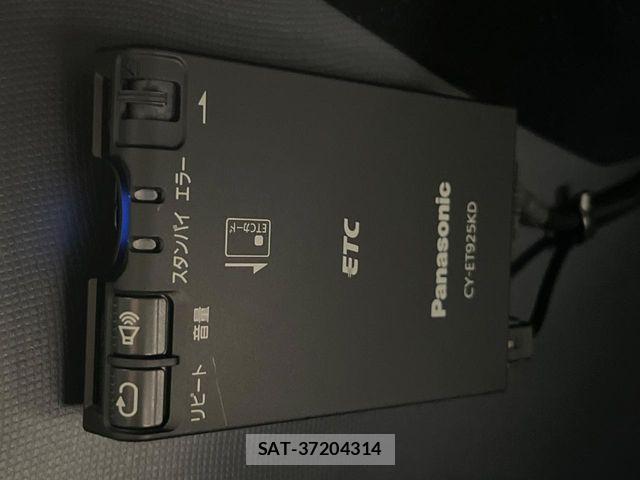 Toyota NOAH 2016-03 7618777-5