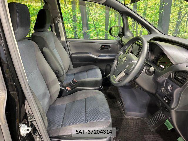 Toyota NOAH 2016-03 7618777-7