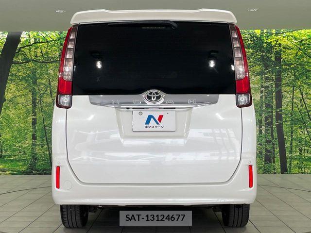 Toyota NOAH 2014-03 7618779-15