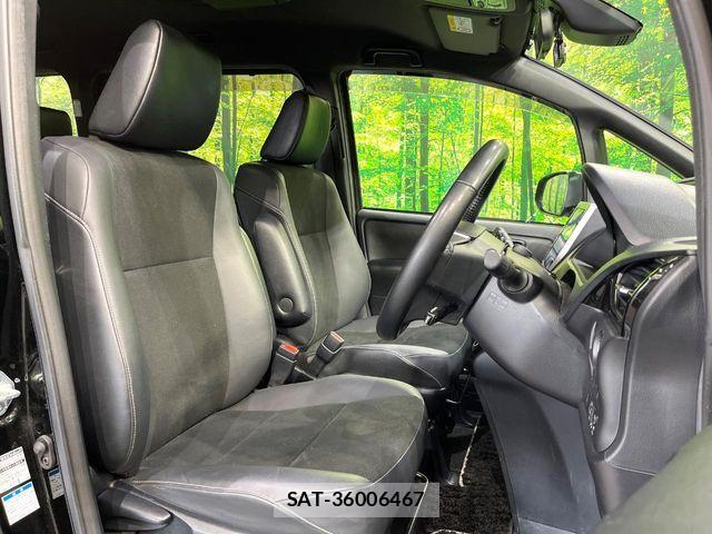Toyota NOAH 2019-09 7618776-8