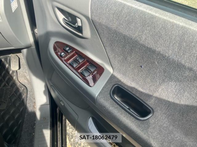 Toyota NOAH 2007-03 7618782-15
