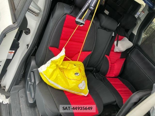 Toyota NOAH 2015-07 7618780-9