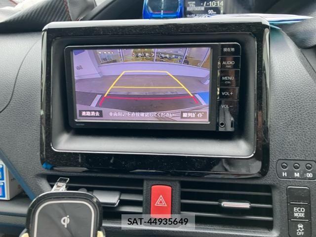 Toyota NOAH 2015-07 7618780-17