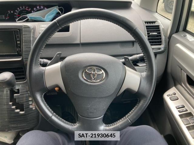 Toyota NOAH 2007-09 7726591-14