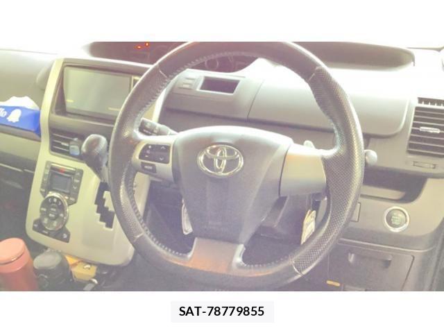 Toyota NOAH 2013-12 7726588-20