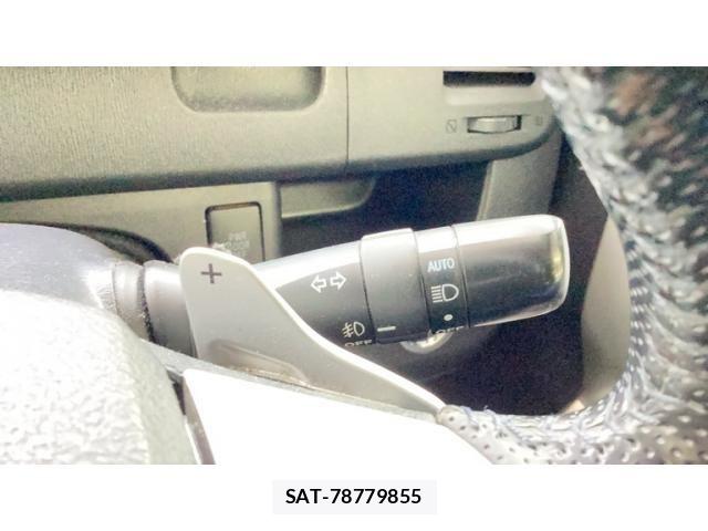 Toyota NOAH 2013-12 7726588-7