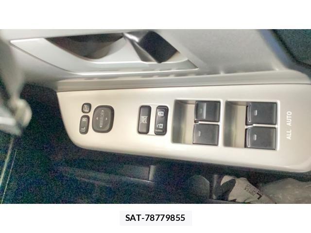 Toyota NOAH 2013-12 7726588-8