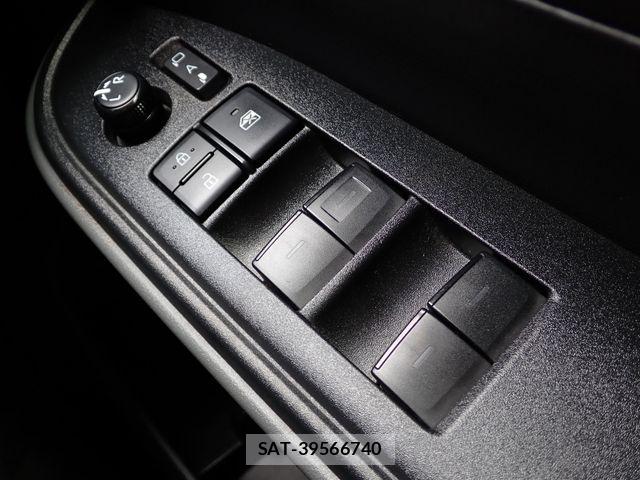 Toyota NOAH 2023-07 7726581-9
