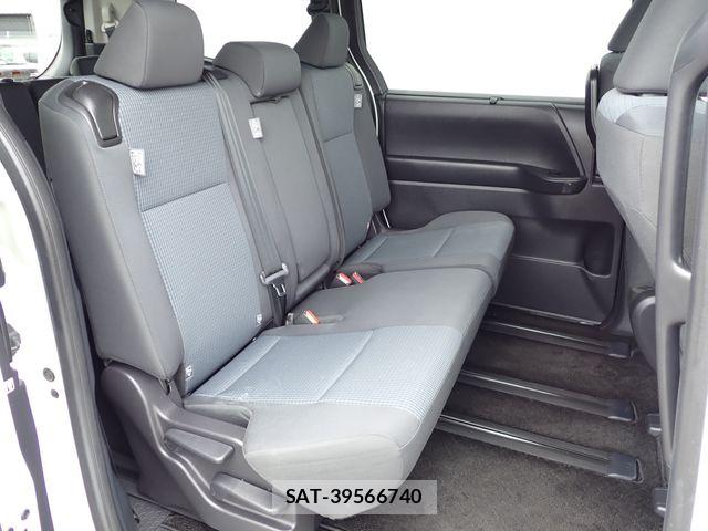 Toyota NOAH 2023-07 7726581-14