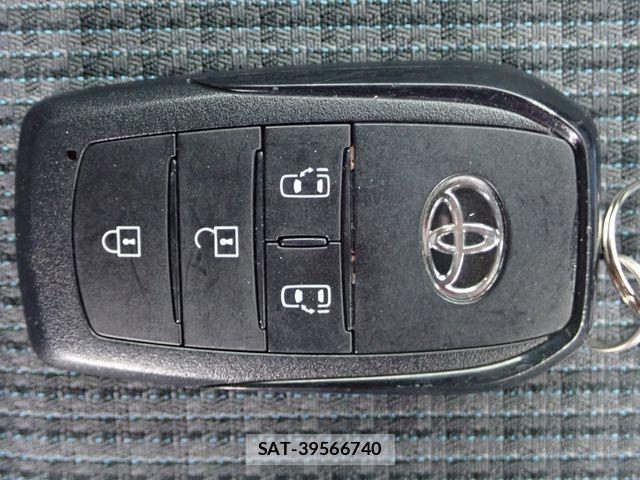 Toyota NOAH 2023-07 7726581-18