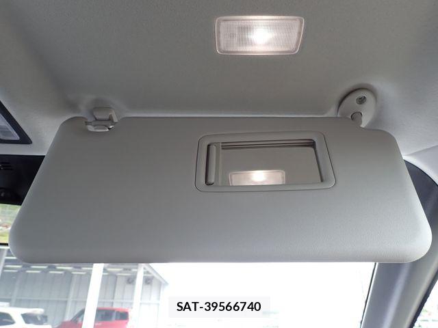 Toyota NOAH 2023-07 7726581-22