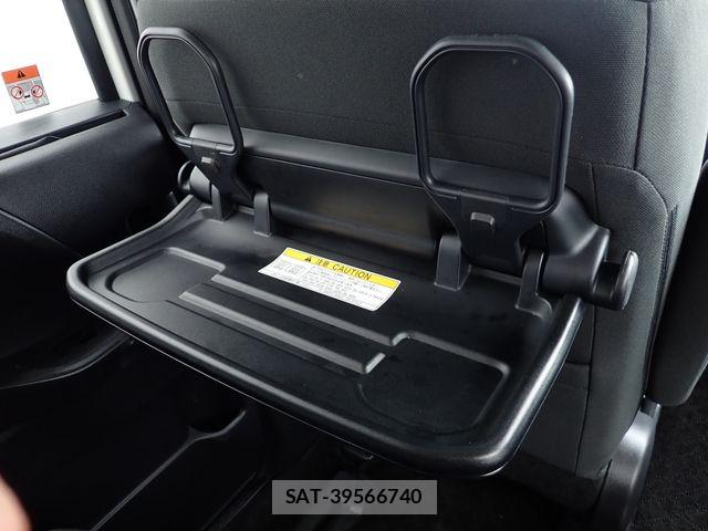 Toyota NOAH 2023-07 7726581-23