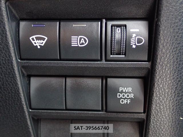 Toyota NOAH 2023-07 7726581-24