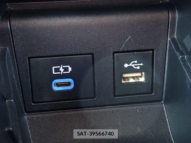Toyota NOAH 2023-07 7726581-26