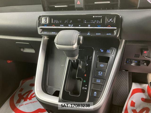 Toyota NOAH 2024-04 7726578-12