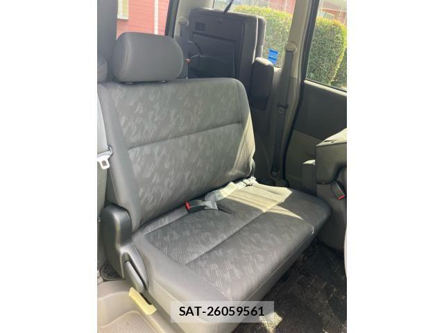 Toyota NOAH 2003-07 7726594-12