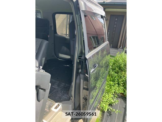 Toyota NOAH 2003-07 7726594-16