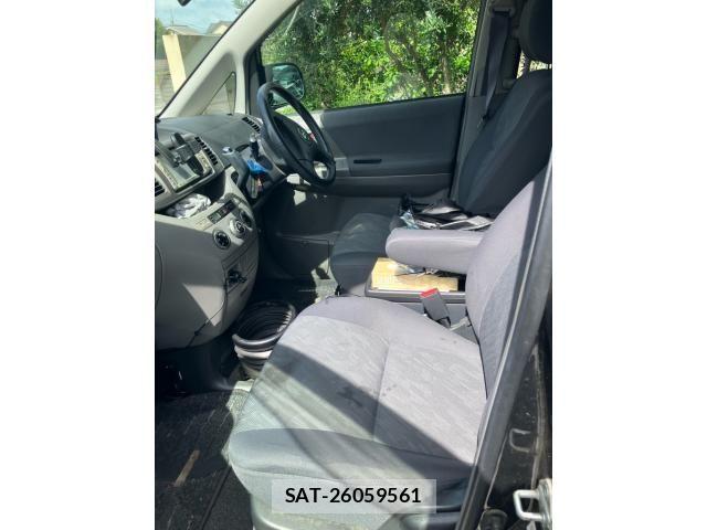 Toyota NOAH 2003-07 7726594-20